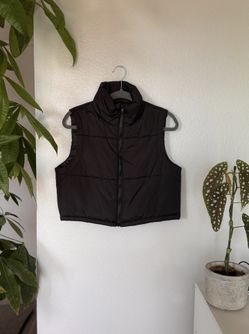 Cropped Puffer Vest