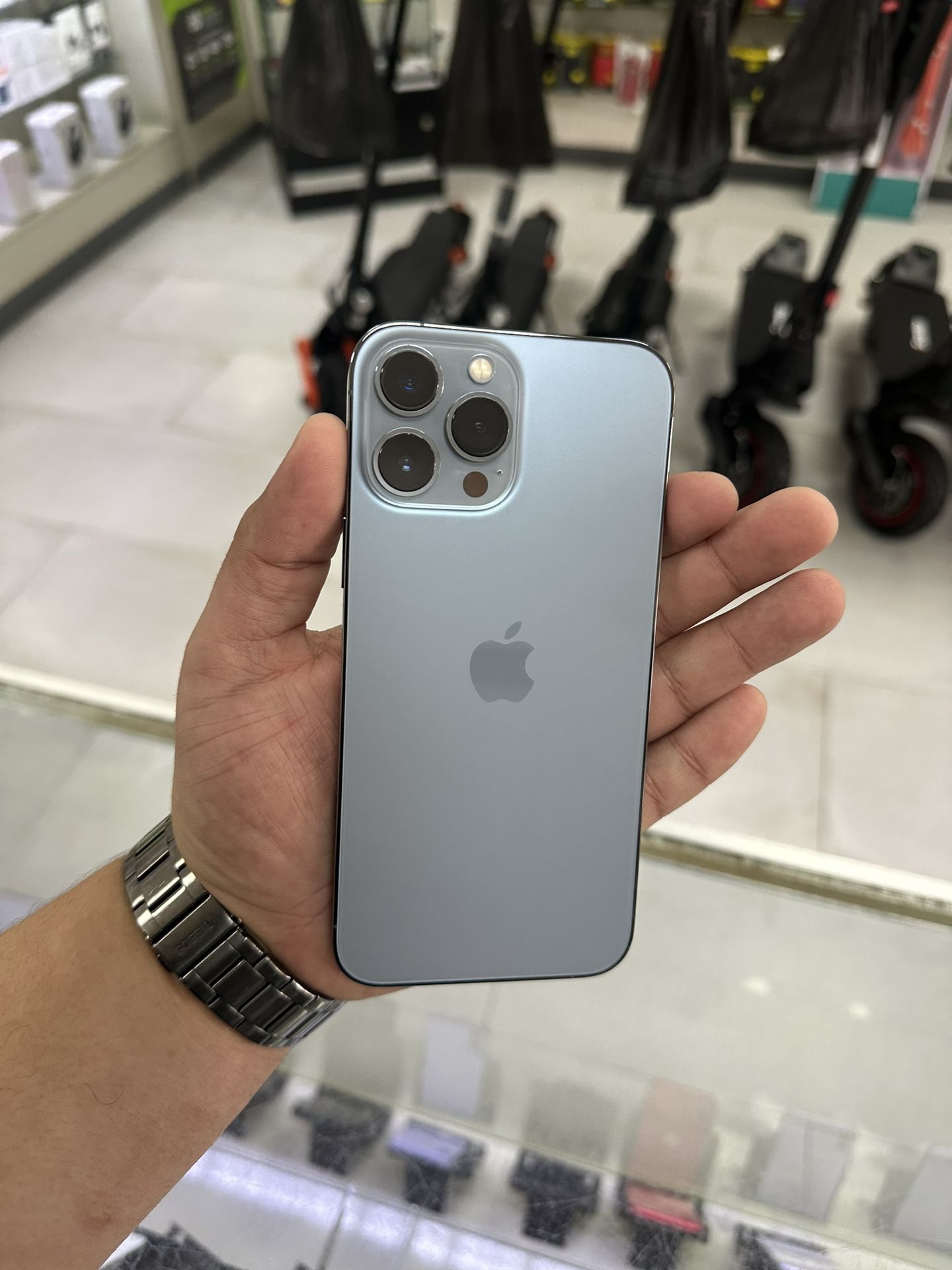 iPhone 13 Pro Max Unlocked 256GB! Finance For $50 Down Payment!!
