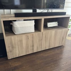 Entertainment center TV stand console