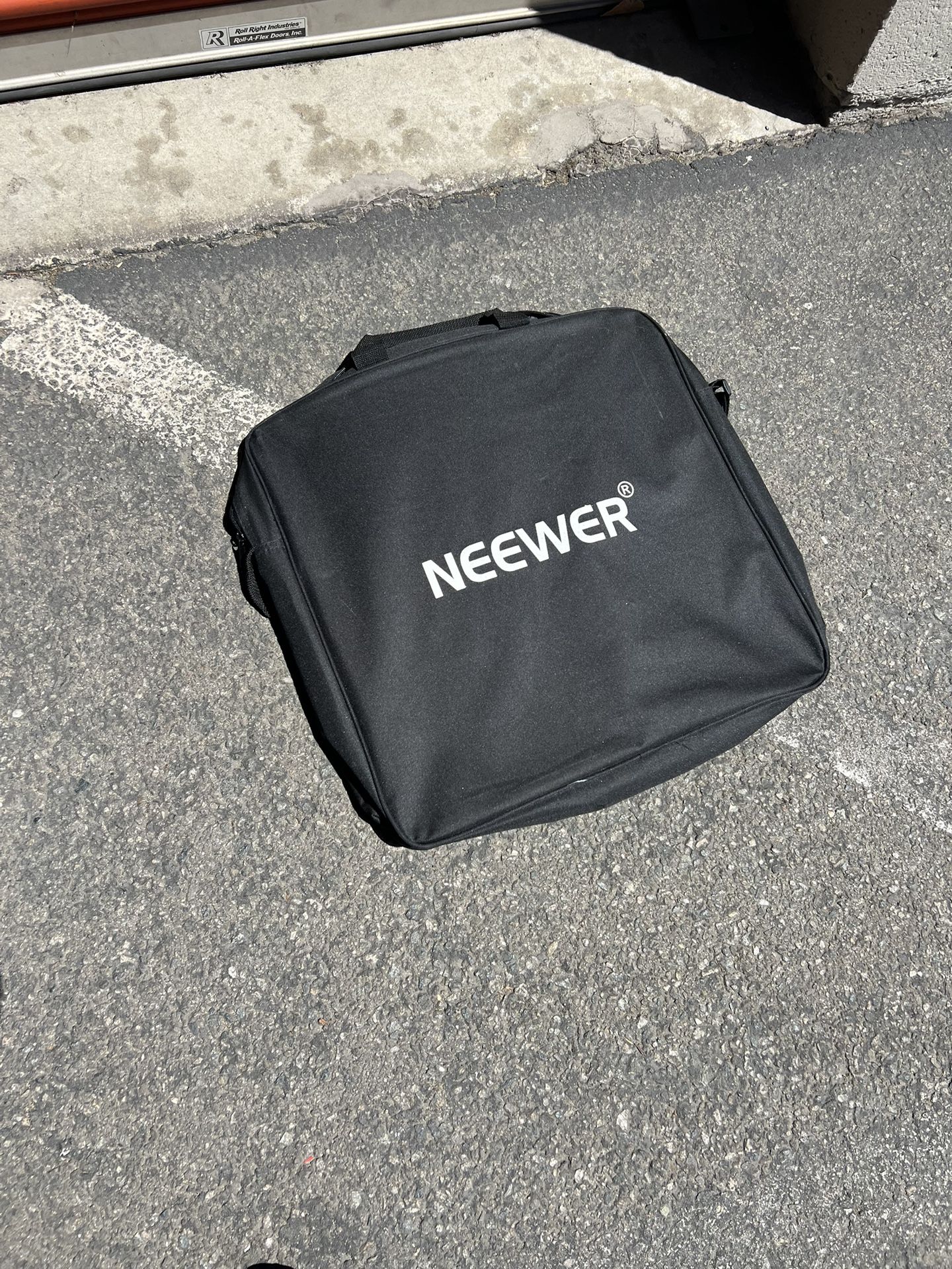 Neewer Soft Padded Gear Bag – Great for Lights, Tripods, or Camera Equipment