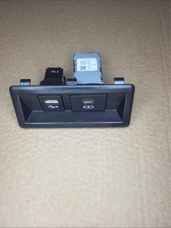 2021-2023 Toyota Mirai USB Charger Stereo Jack Port Plug 86190-12061