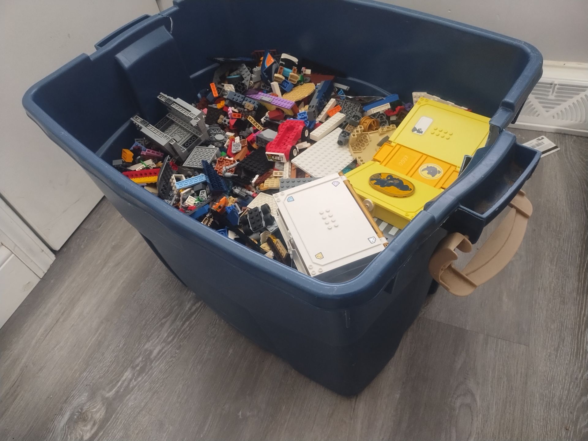 Lego 43 pound box misc pieces