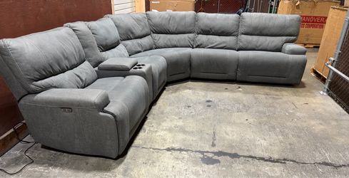 Gray Large Reclining Sectional