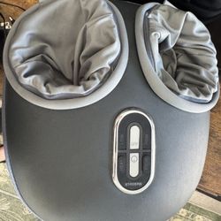 Heating foot massager