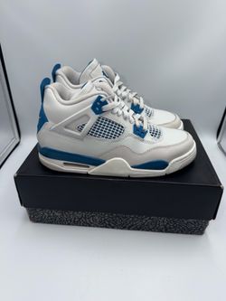 Air Jordan 4 Retro “Military Blue” – Shoe Size 6.5Y / Women’s