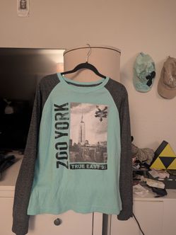 Zooyork 2010's Y2K skate brand shirt
