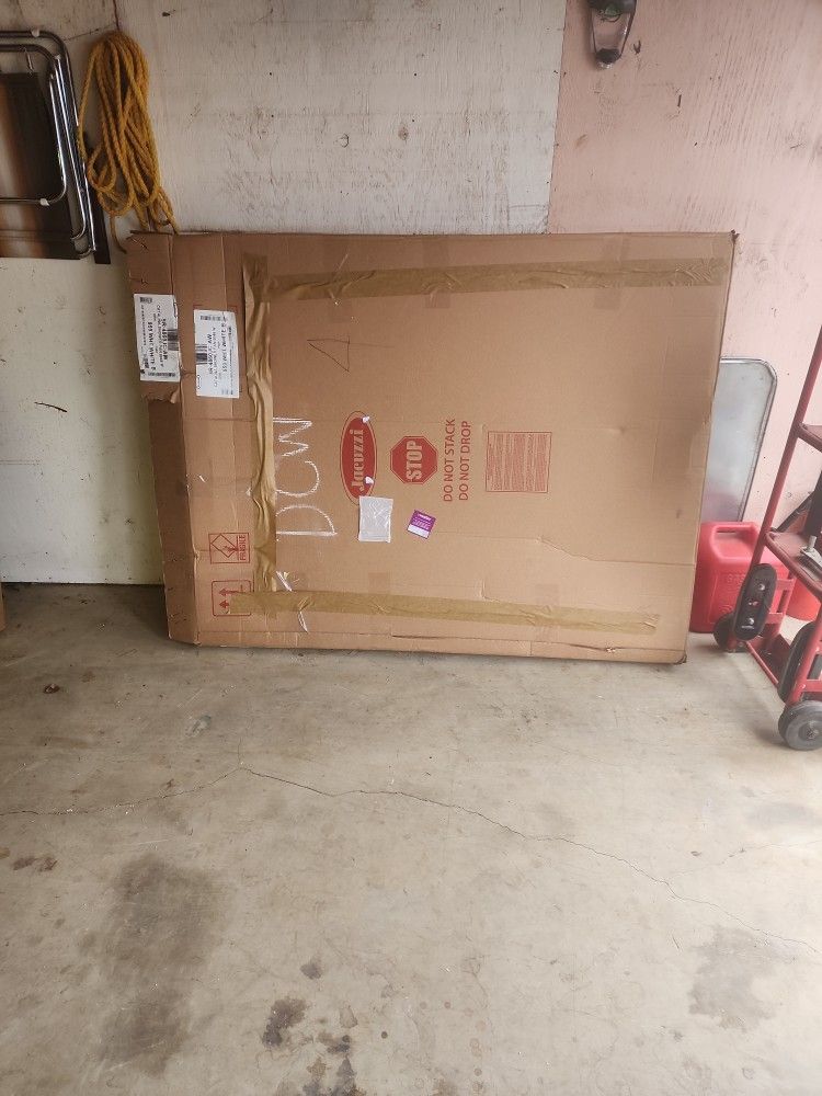Brand New 4x5 White Walkin Shower Pan Free