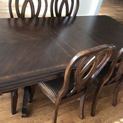 Dining Set / Table With 4 Chairs Thumbnail