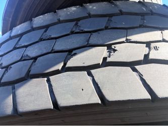 Semi truck tires traccion drives 295/75/22.5