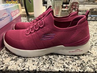 Brand New Skechers Memory Foam 9.5 Pink