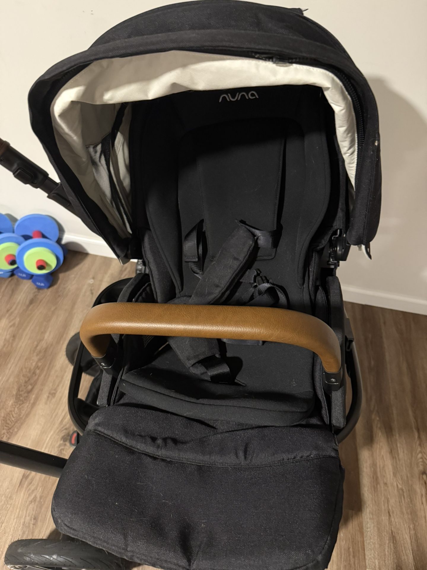 Nuna mixx next Stroller With car seat adapter