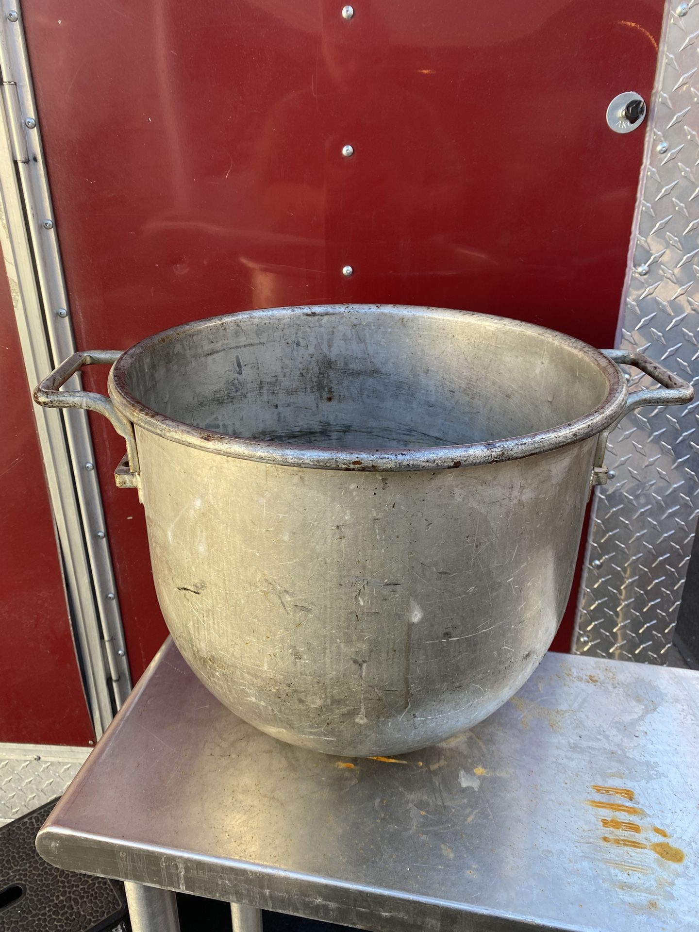 Hobart D30 30QT Mixing Bowl For Hobart 30QT Mixer Has Some Wear From Use