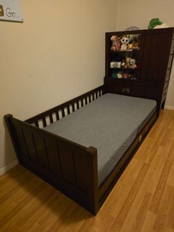 Kids loft/floor pottery barn bed and desk