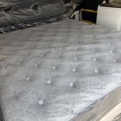 King Size Eastern Euro King Koil Respun Ultra Firm Button Top Serta Sealy Stearns & Foster Reserve Luxury Aireloom Kluft Saatva Avocado Beautyrest Bla