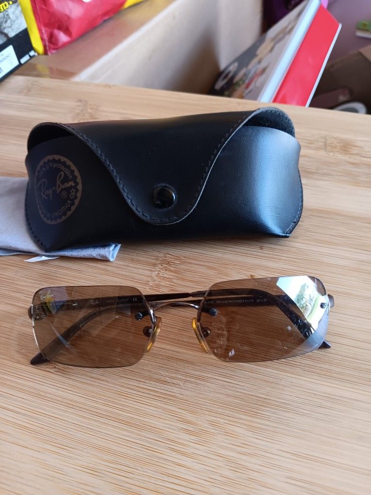 RAY BAN RB 3192 Sunglasses w/case