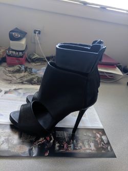 Beautiful leather shoes size 9