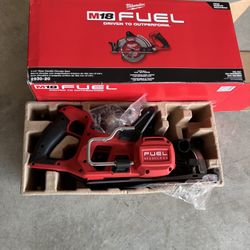 Milwaukee M18 Fuel 7-1/4 Circular Saw Tool Only New 