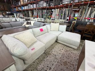 Dayna 4 pc Sectional