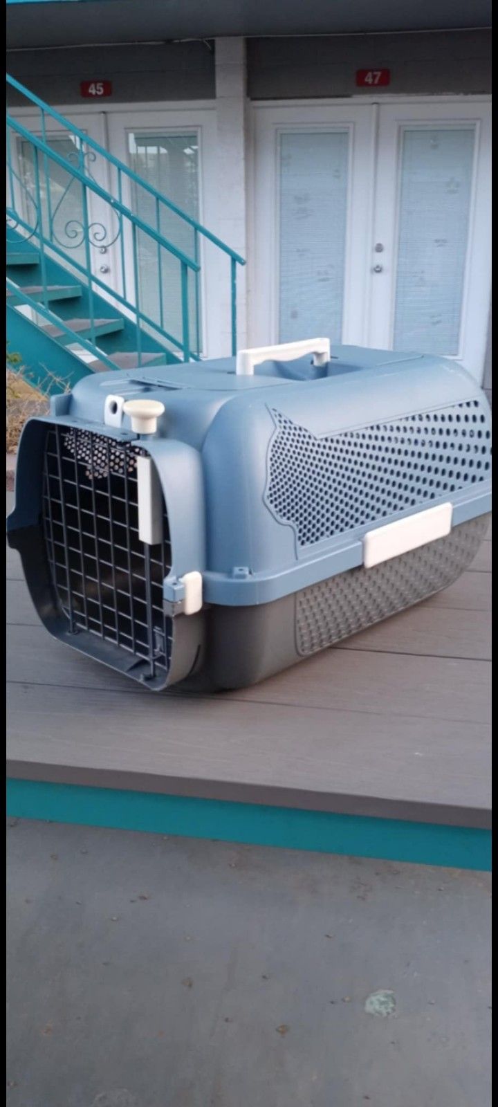 Large Catit Carrier Pickup Between 2:00-10:40 pm Rainbow/Charleston Cash Only Read Description Fcfs No Holds