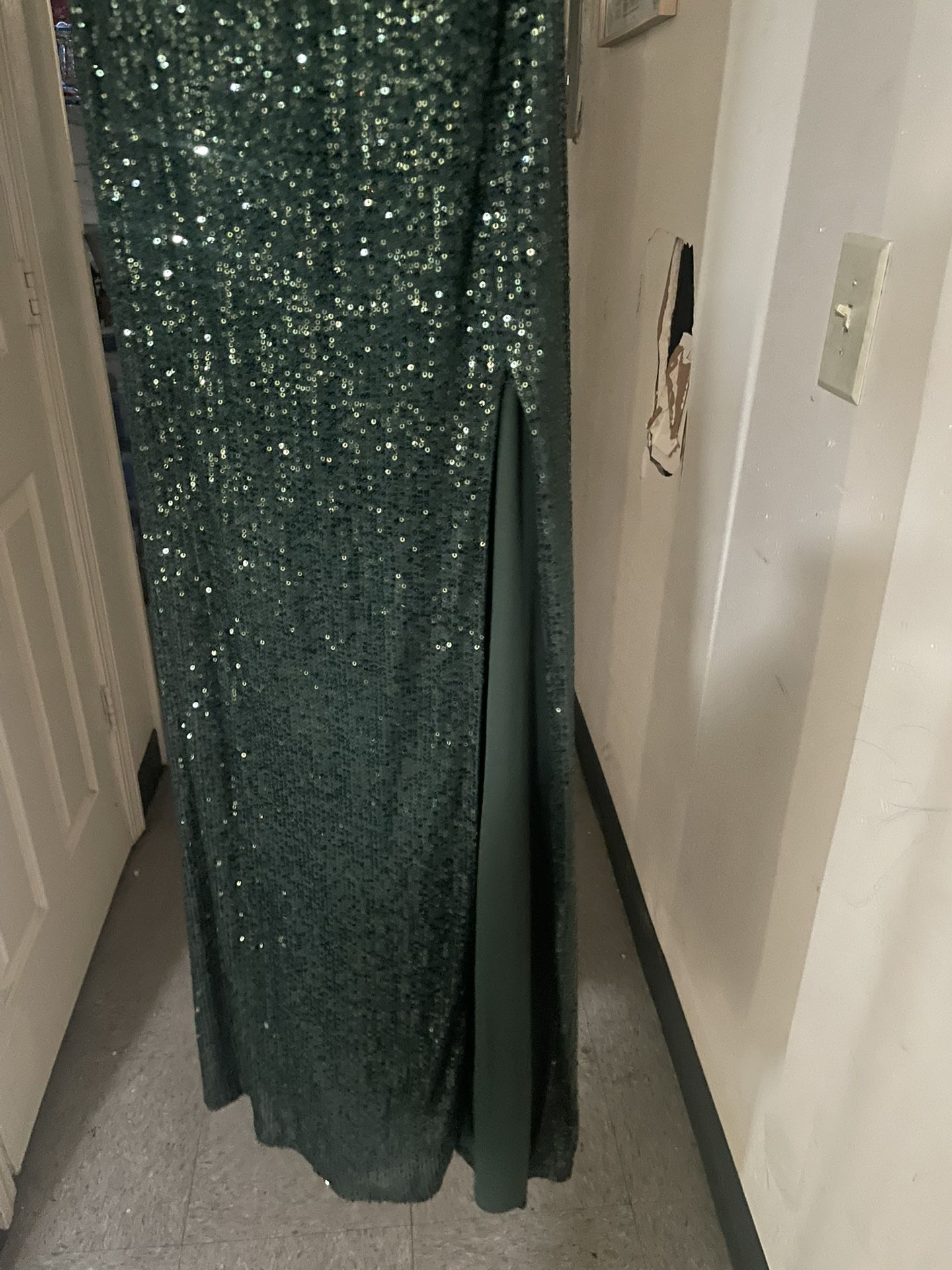 Emerald Green Prom Dress – Like New! Size 9