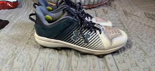 Under armor men’s baseball cleats size 9