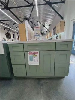 Brand new 48/54-inch bathroom vanity