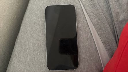 iPhone 15 128GB
