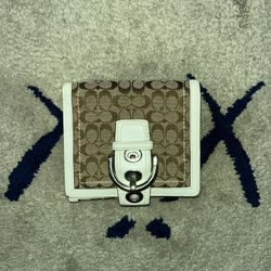 VINTAGE COACH WOMEN TRI FOLD WALLET