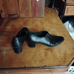 Women's Shoes Size 9