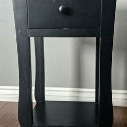 Black Side / End Table Or Accent Table - USED GOOD CONDITION