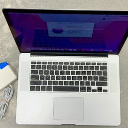Apple MacBook Pro 15 Inch Laptop Notebook 2.8 GHz Quad-core Intel I7 16 GB RAM 500GB SSD Wifi Bluetooth Keyboard macOS Monterey