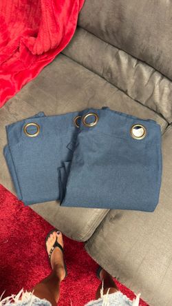 Set of  2-navy blue Gromit top curtains in great condition