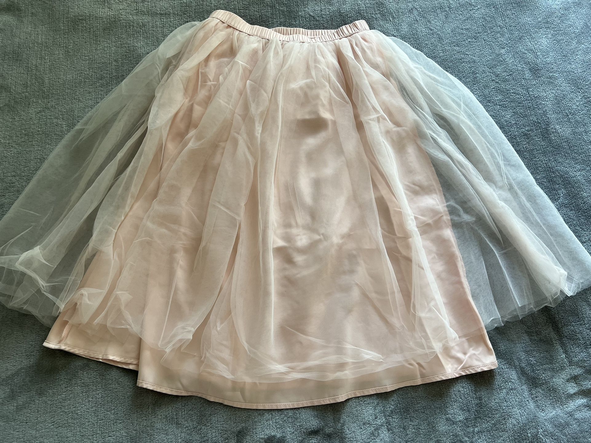 Amazing peach color tulle skirt, S size