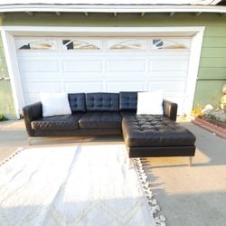 Beautiful Black 2pc Leather Sectional 