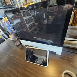 Facebook Gizmo & Cisco DX80