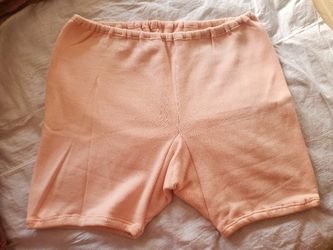 Pinkish women's underwear Soviet winter panties 100% cotton flannel Trousers New, Vintage, circa 1980's  Size XL 

Size XL
Waist 34"
Outseam 17"
Insea