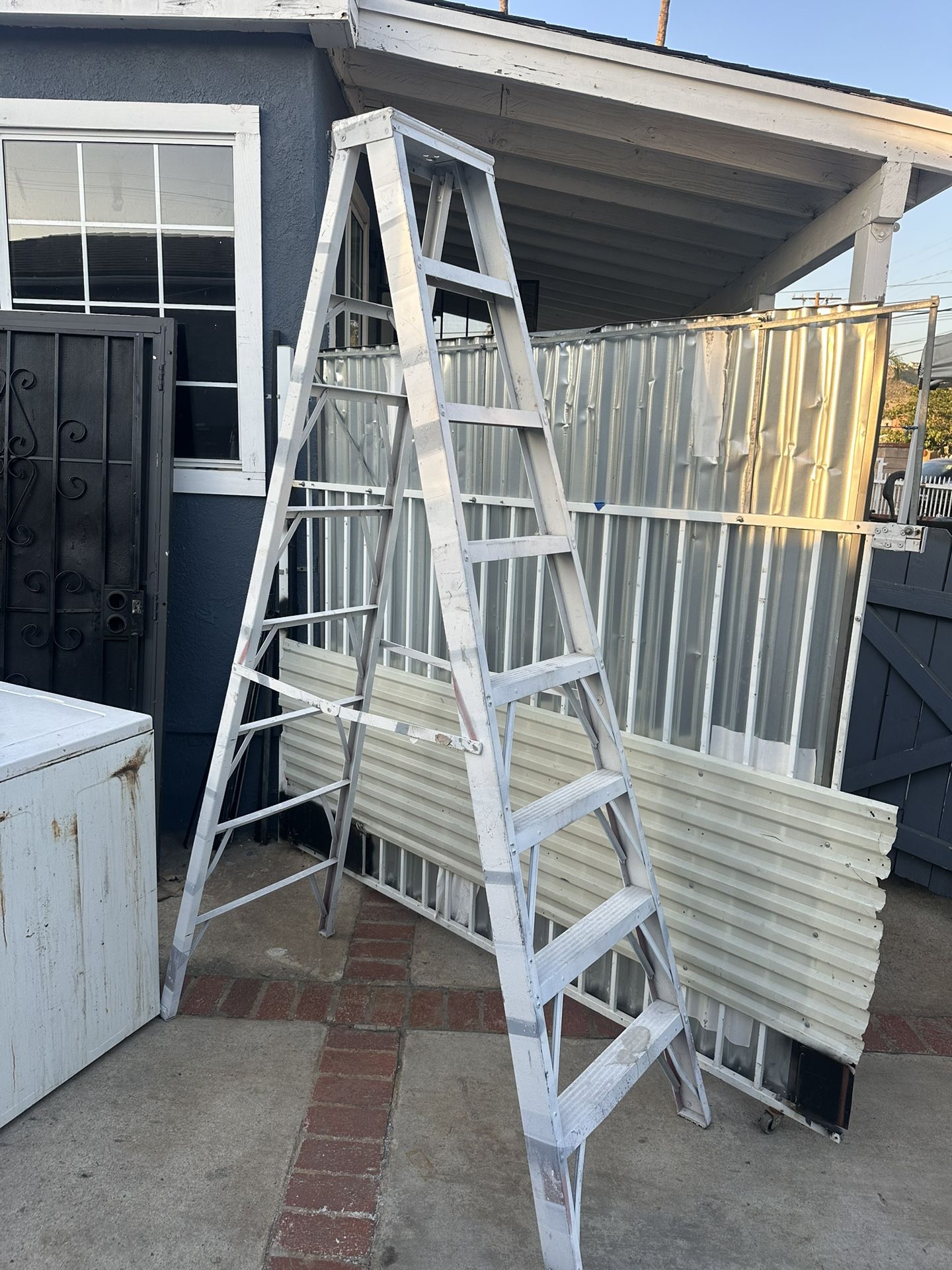Ladder 🪜 8 Foot Ladder Heavy duty Ladder