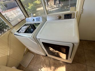 Samsung SmartCare washer dryer set (side by side)