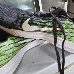 KIDS Youth Nike Athletic Shoes Size 6y