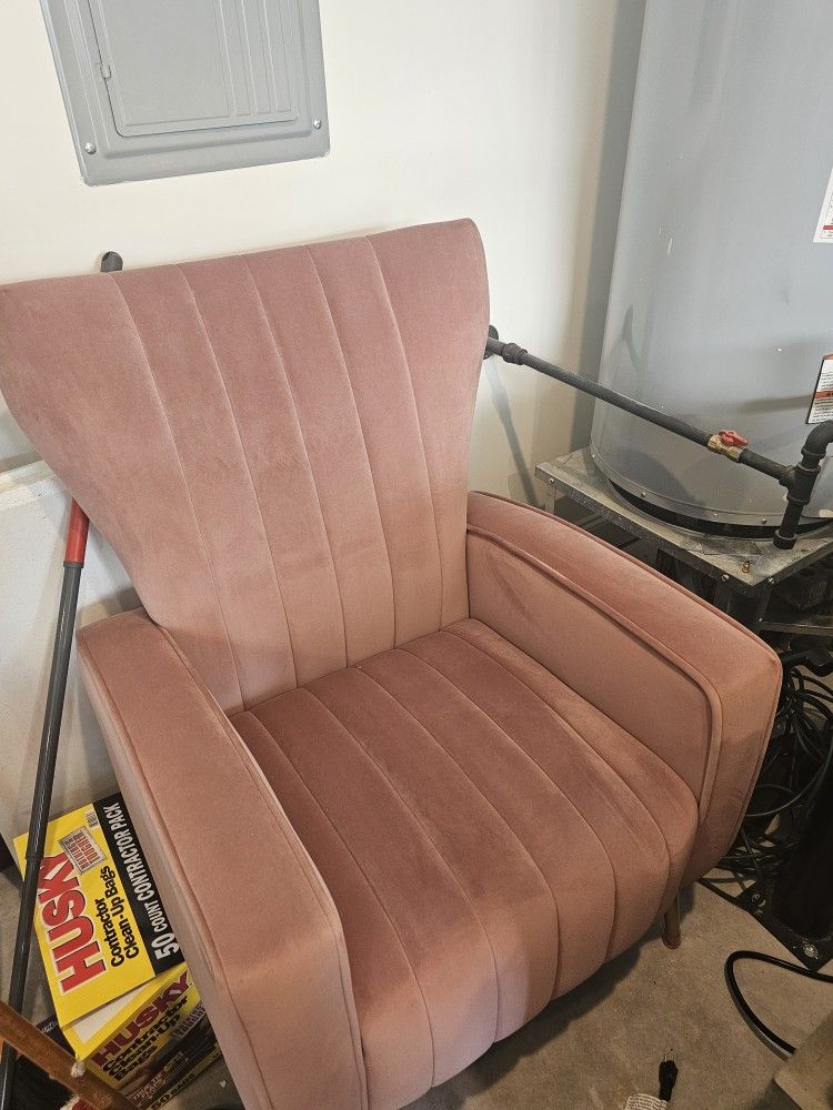 New Gorgeous Mauve/pink Chair