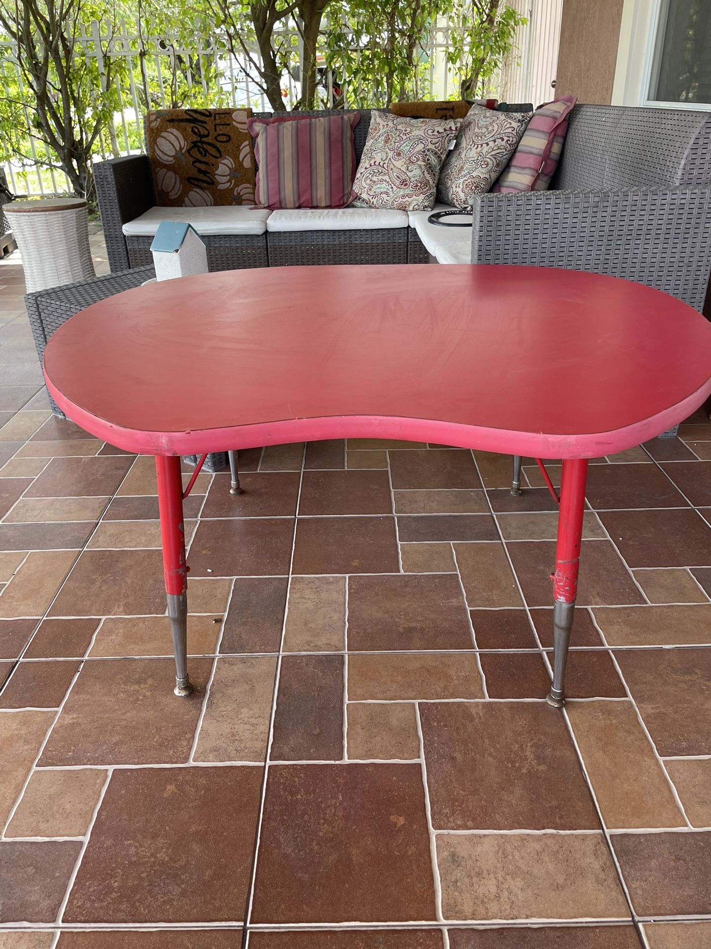 Kidney table