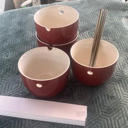 Noodle Bowl Set Of Four W Chop Sticks 25$