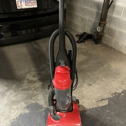 Dirt Devil Multi-Surface+ Upright Bagless Vacuum Cleaner for Carpet and Hard Floor, Powerful, Lightweight, Corded Vacuum Cleaners for Home Use