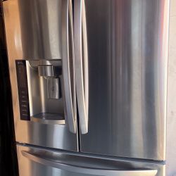 LG French Door Refrigerator 