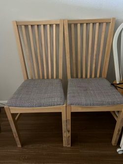 Pair of Wooden Chairs – Pickup Only