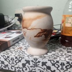 Small Vintage Nemadji Pottery

t


