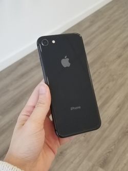 Unlocked iPhone 8 📱 – Compatible with All Carriers! Get Yours Today!