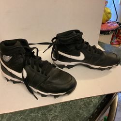 Nike Air Jordan Fastflex boys cleats size 5.5Y. High top with top Velcro fasteners.  Worn 1 practice model number HF6883-001 Plainfield, Illinois