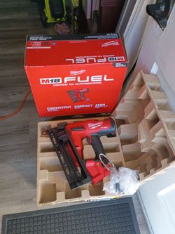 Milwaukee M18 FUEL Finish Nailer Tool Only