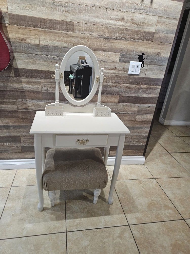 Makeup Vanity